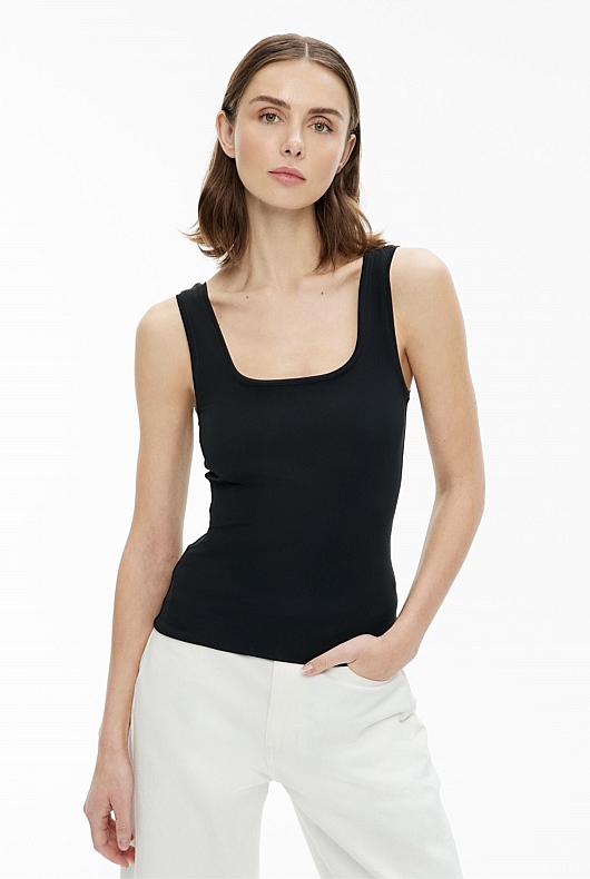 Essentials Tank