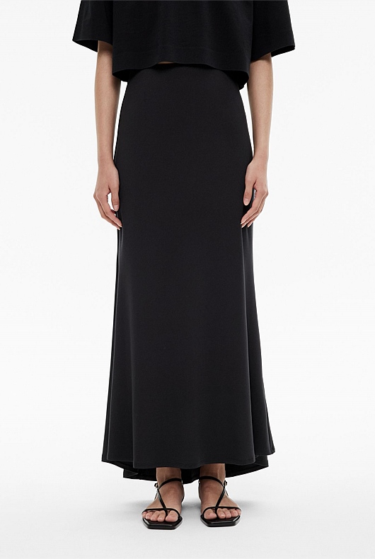 Long black skirt jersey best sale